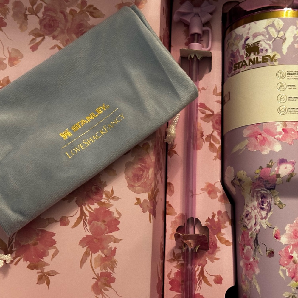 LoveShackFancy Purple Floral Design 
Stanley 1913 40oz Tumbler